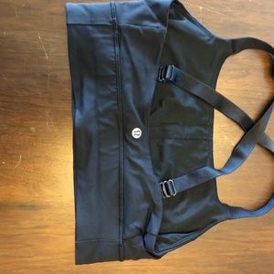 lululemon athletica Tops - Lululemon Convertible Strap Black Sports Bra Sz 8 lululemon athletica Tops - Lululemon Convertible Strap Black Sports Bra Sz 8